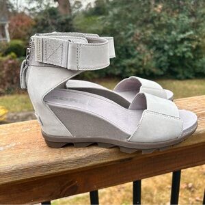 Sorel Joanie II Ankle Strap wedge sandal in dove gray leather